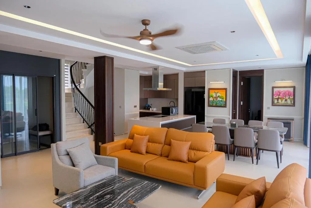 Khách sạn Wyndham Sky Lake Resort & Villas Hà Nội