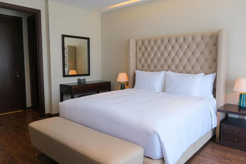 Khách sạn Wyndham Sky Lake Resort & Villas Hà Nội