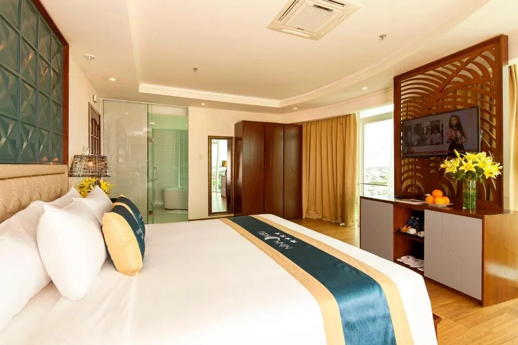 Khách sạn Ninh Kiều Riverside Hotel Cần Thơ