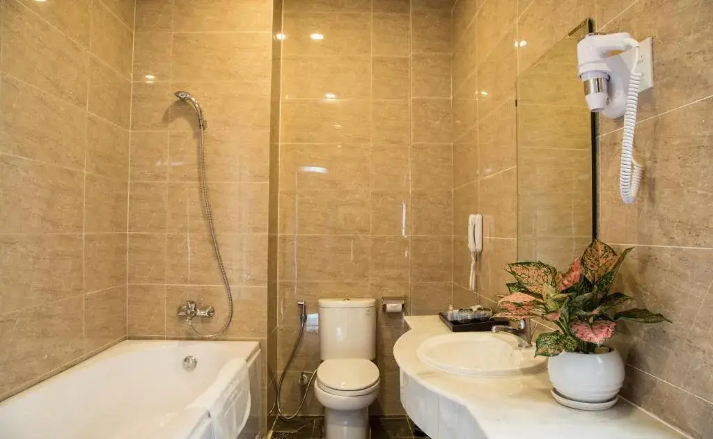 Khách sạn Ninh Kiều Riverside Hotel Cần Thơ