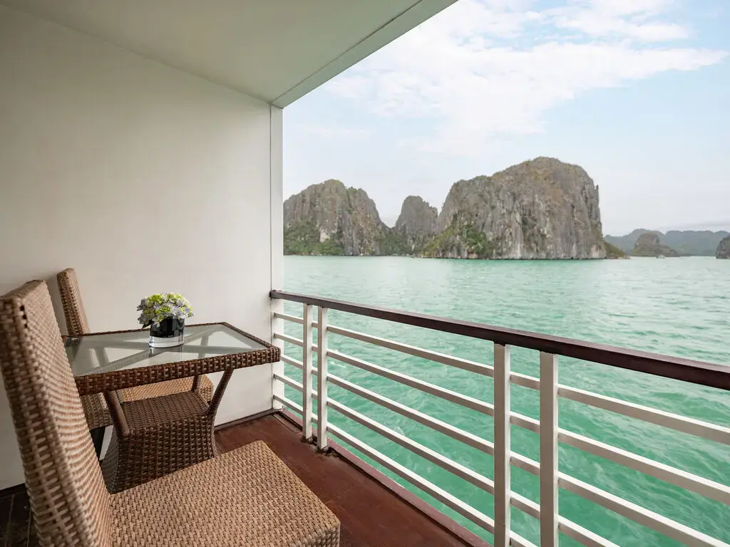 Du thuyền Amanda Premier Cruise Hạ Long