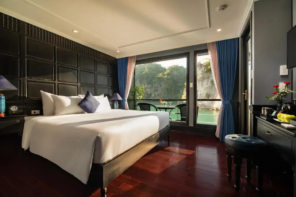 Du thuyền Rosy Cruise Hạ Long