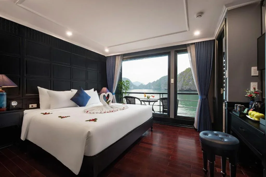 Du thuyền Rosy Cruise Hạ Long