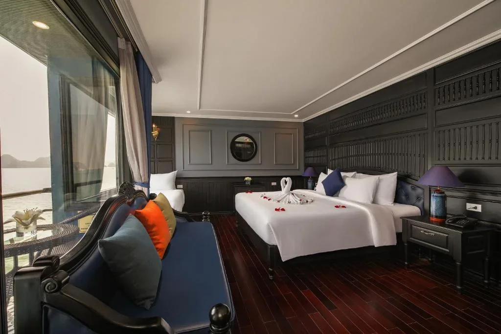 Du thuyền Rosy Cruise Hạ Long