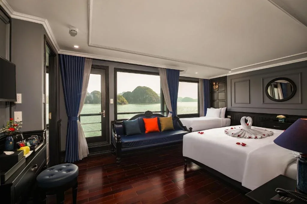 Du thuyền Rosy Cruise Hạ Long