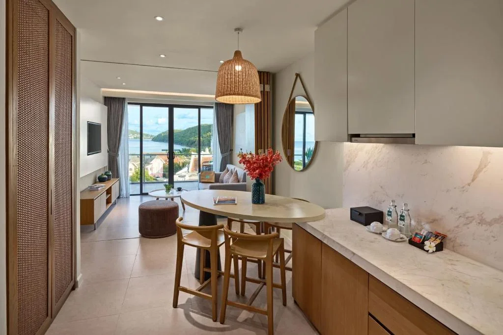 Khách sạn Premier Residences Phú Quốc Emerald Bay Managed by Accor Hotel