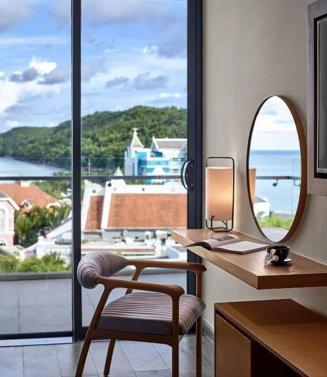 Khách sạn Premier Residences Phú Quốc Emerald Bay Managed by Accor Hotel