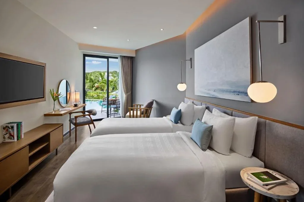 Khách sạn Premier Residences Phú Quốc Emerald Bay Managed by Accor Hotel