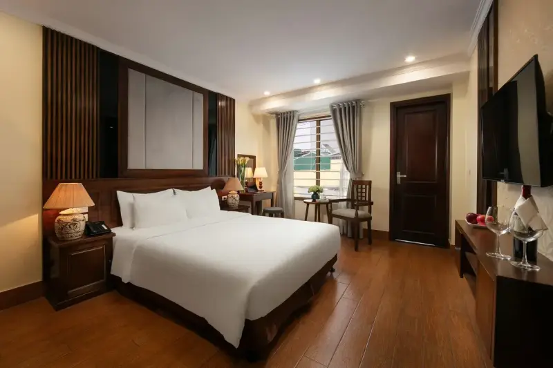 Khách sạn The West Hotel & Spa Hà Nội - Deluxe Double/Twin with City View