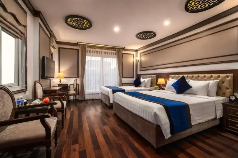 Khách sạn Alisa Hotel & Spa Hà Nội - Triple Deluxe Balcony