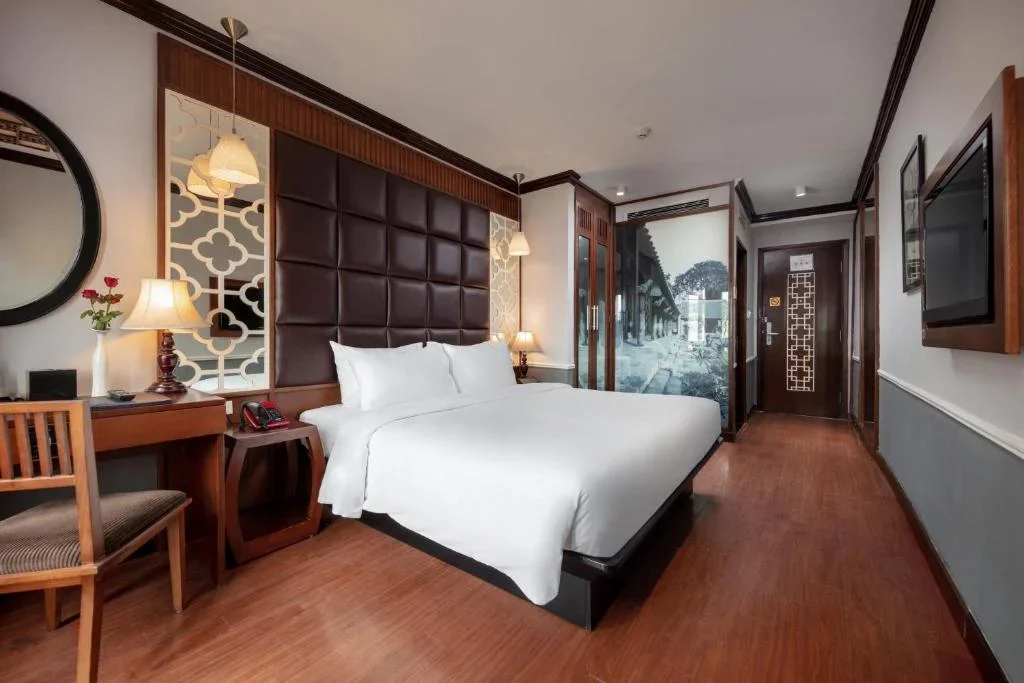 Khách sạn Classy Holiday Hotel & Spa Hà Nội