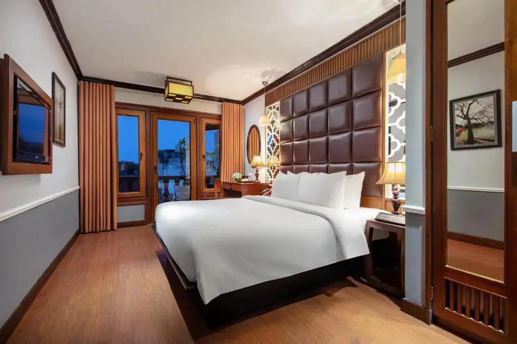 Khách sạn Classy Holiday Hotel & Spa Hà Nội