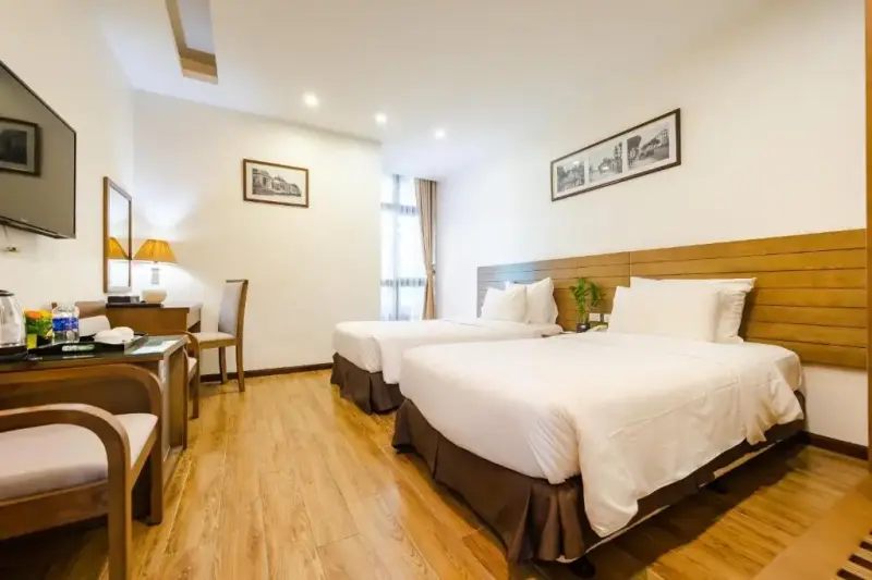 Khách sạn One Hotel Hà Nội - Phòng 2 Giường Đơn Nhìn Ra Thành Phố