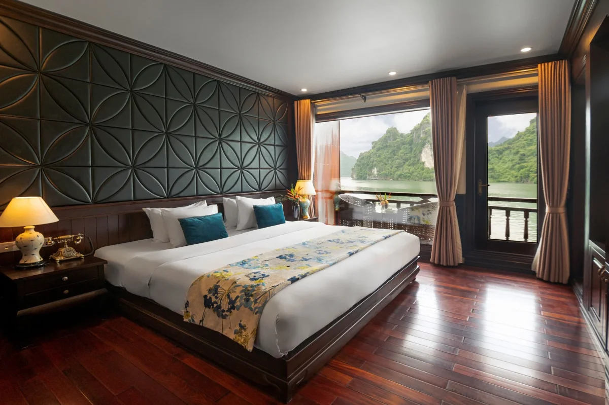 Du thuyền Erina Cruise Hạ Long