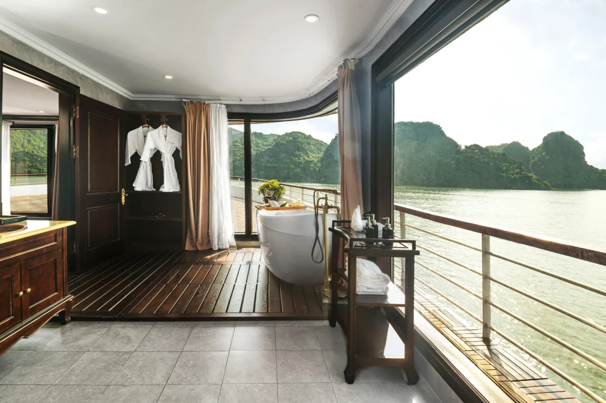 Du thuyền Erina Cruise Hạ Long