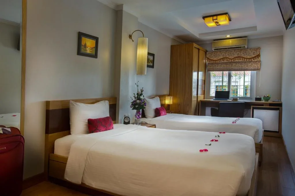 Khách sạn La Storia Ruby Hotel & Travel Hà Nội