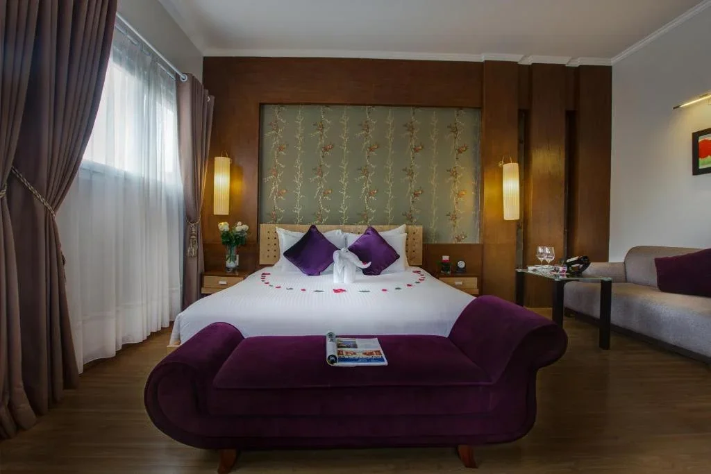 Khách sạn La Storia Ruby Hotel & Travel Hà Nội