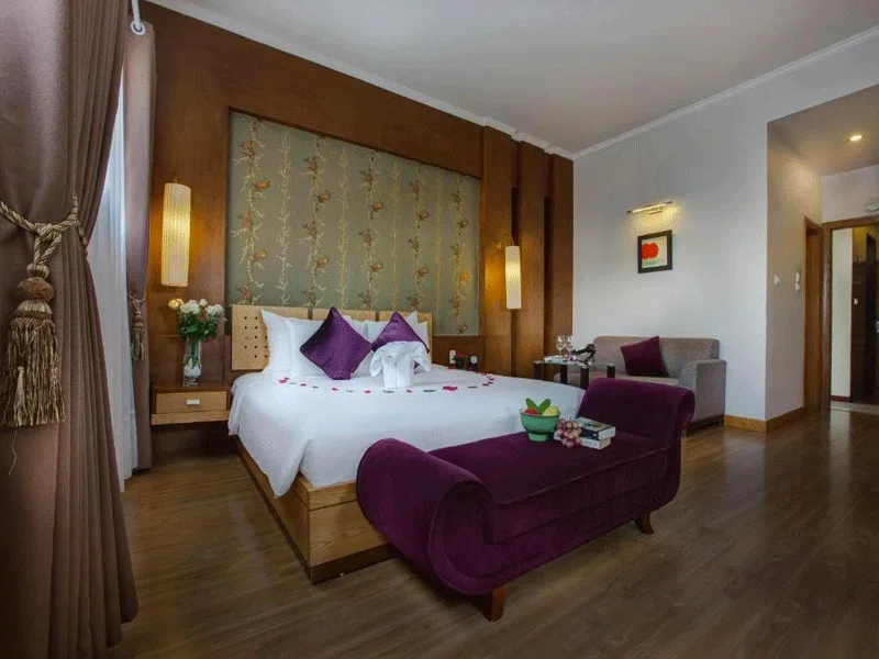 Khách sạn La Storia Ruby Hotel & Travel Hà Nội