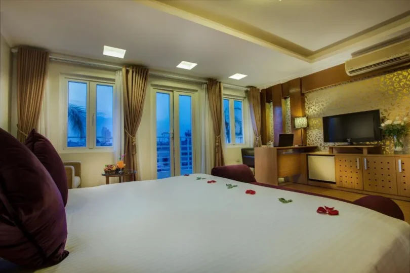 Khách sạn La Storia Ruby Hotel & Travel Hà Nội - Junior Suite with Balcony