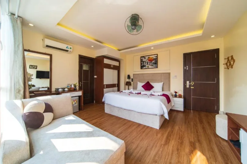 Khách sạn Golden Legend Diamond Hotel Hà Nội - Suite with Balcony