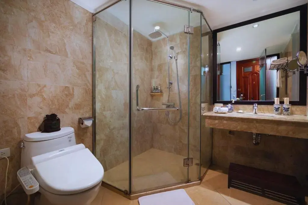 Khách sạn Hanoi Emerald Waters Classy Hotel Hà Nội