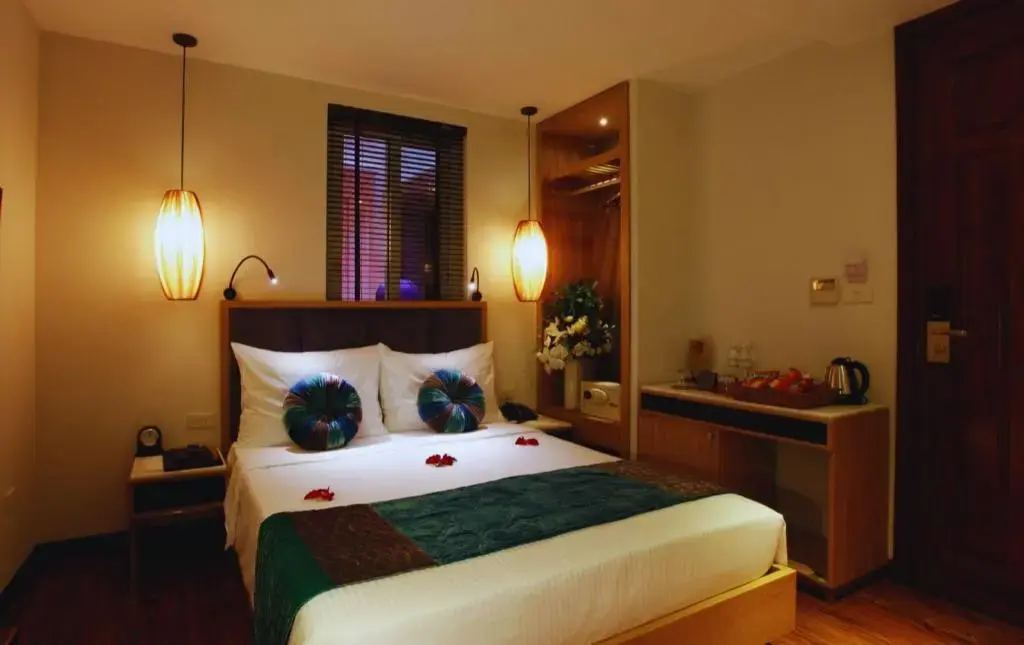 Khách sạn Hanoi Emerald Waters Classy Hotel Hà Nội