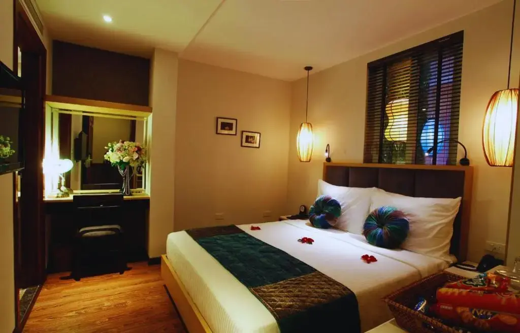 Khách sạn Hanoi Emerald Waters Classy Hotel Hà Nội