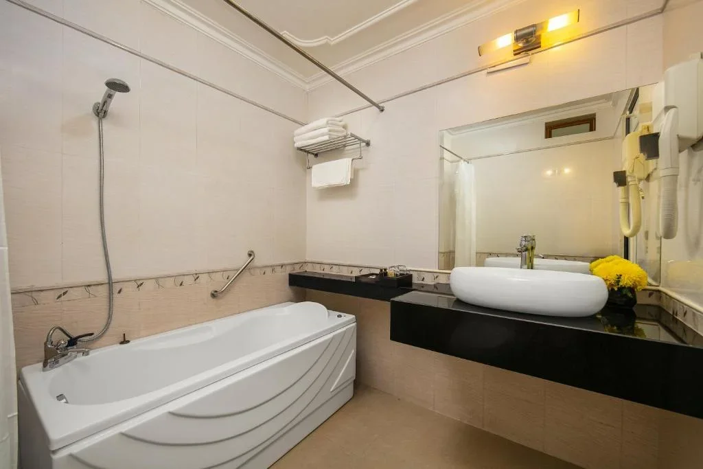 Khách sạn Diamond Nostalgia Hotel Spa Hà Nội
