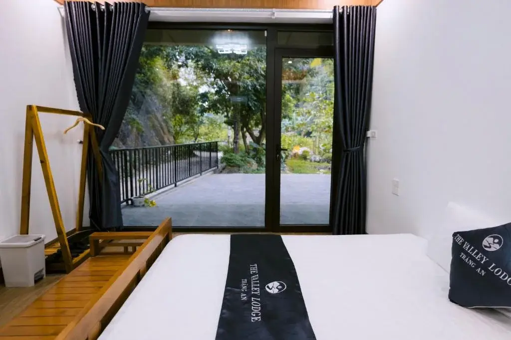 Homestay The Valley Lodge Trang An Ninh Bình