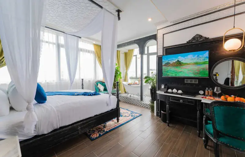 Khách sạn Menora Hotel Quy Nhơn - Suite Double with Bathtub