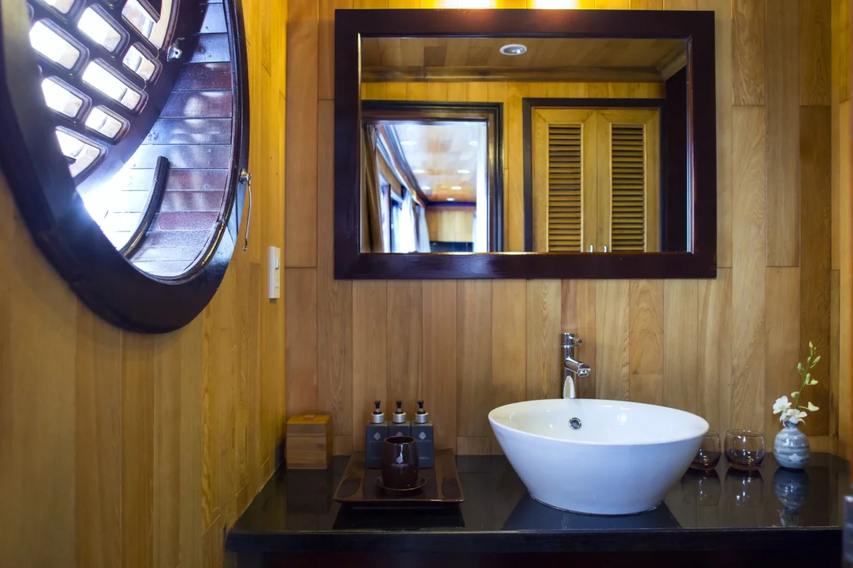 Du thuyền Hera Classic Boutique Cruise Halong Hạ Long