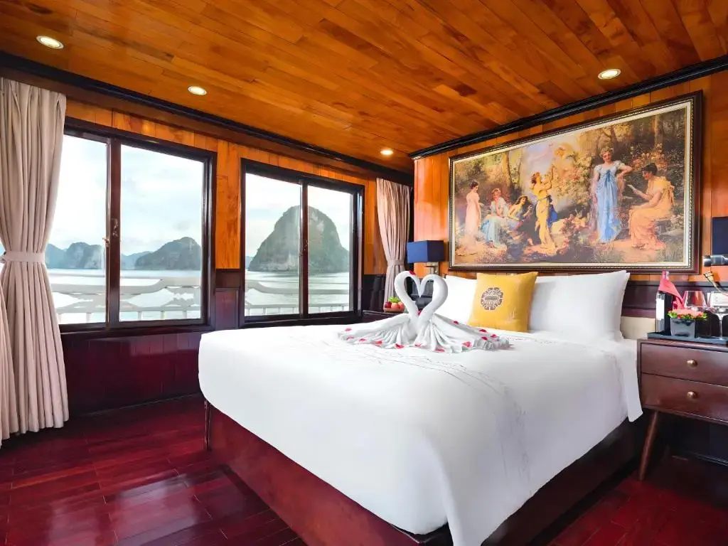 Du thuyền Hera Classic Boutique Cruise Halong Hạ Long
