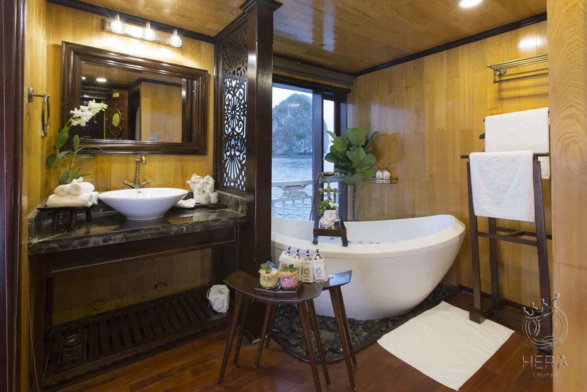 Du thuyền Hera Grand Luxury Cruise Hạ Long