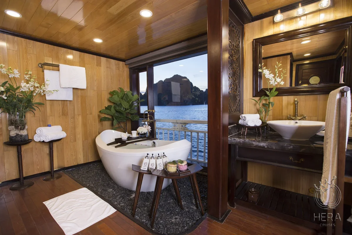 Du thuyền Hera Grand Luxury Cruise Hạ Long