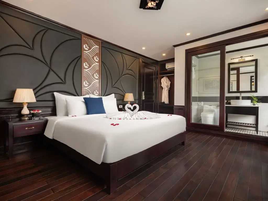 Du thuyền Le Journey Elegance Cruise Hạ Long