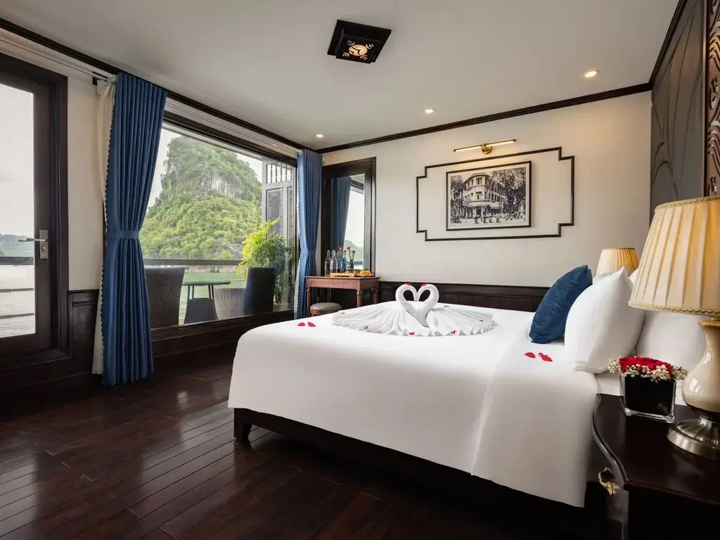 Du thuyền Le Journey Elegance Cruise Hạ Long