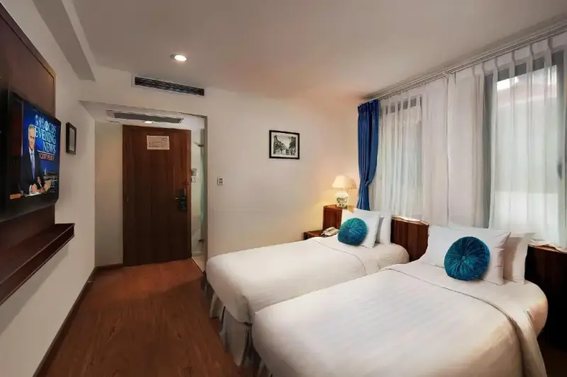 Khách sạn Aviary Hà Nội Boutique Hotel - Family Quadrupe Room City View