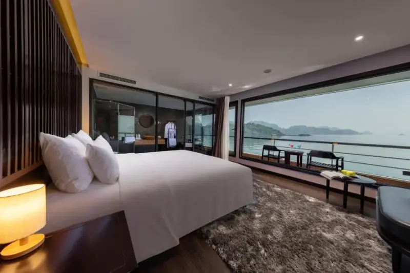 Du thuyền Scarlet Pearl Cruises Hạ Long - Golden Pearl