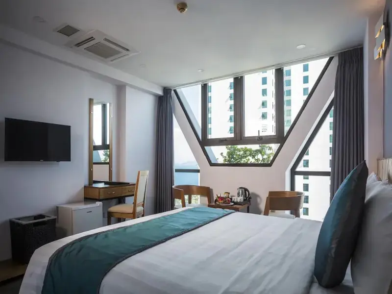 Khách sạn Venue Hotel Nha Trang - Deluxe Partial  Sea View