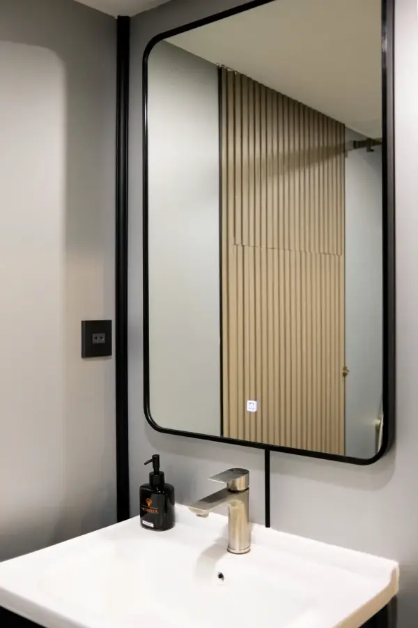 Khách sạn Metrolux By Zeus Group Hotel Hồ Chí Minh