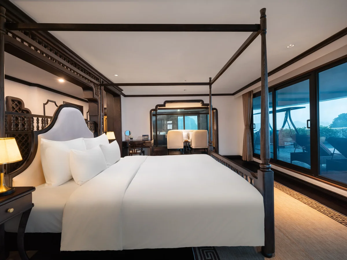 Du thuyền Venus Hạ Long Cruises