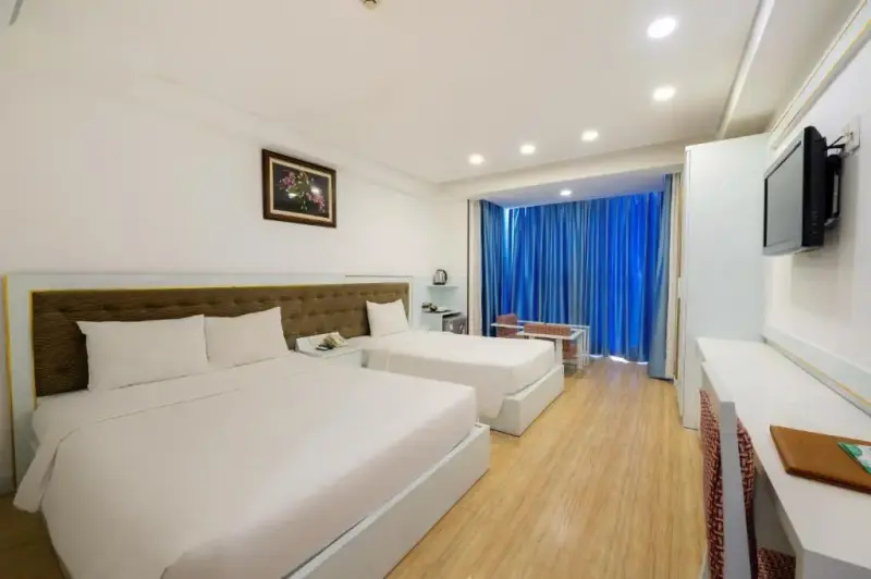 Khách sạn Happy Light Central Hotel Nha Trang - Grand Suite Triple  (Lock B)
