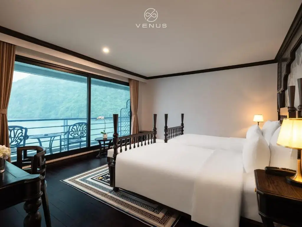Du thuyền Venus Hạ Long Cruises