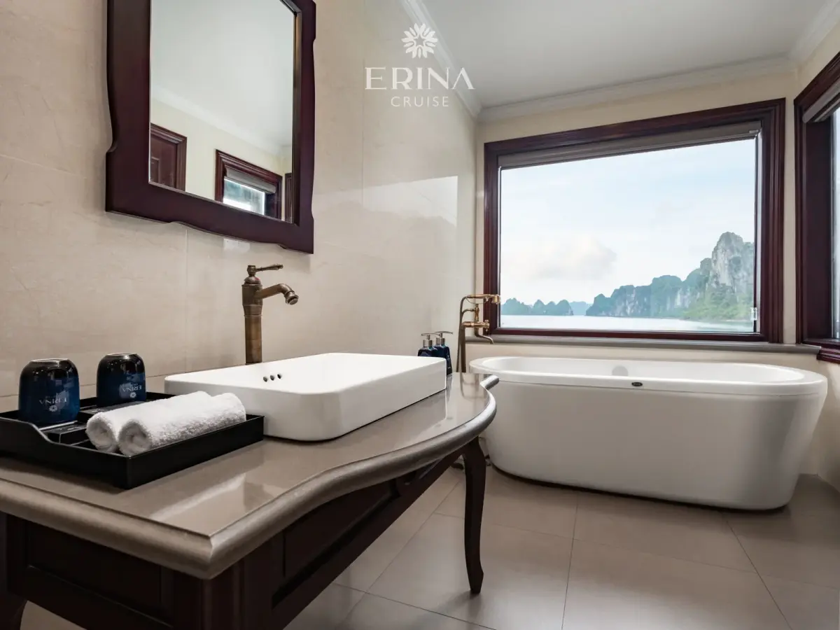Du thuyền Erina Cruise Hạ Long