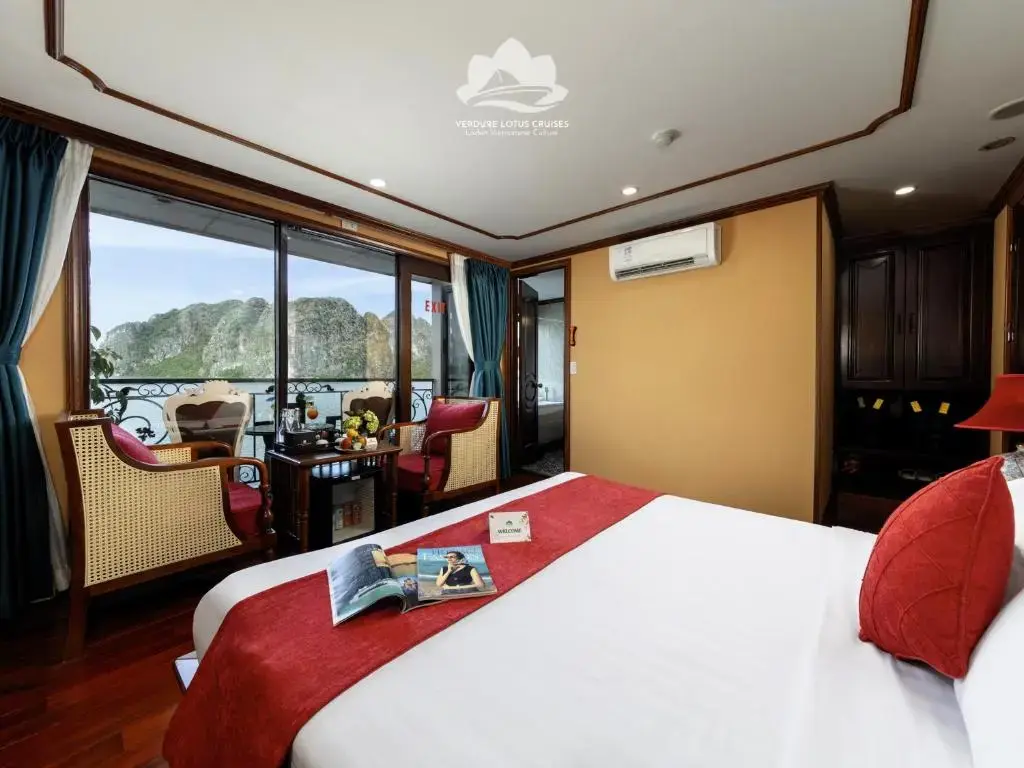 Du thuyền Verdure Lotus Grandeur Cruise Hạ Long