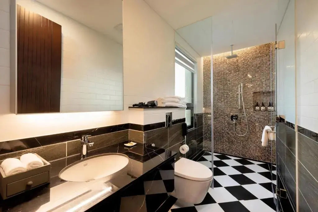 Khách sạn Wyndham Sky Lake Resort & Villas Hà Nội