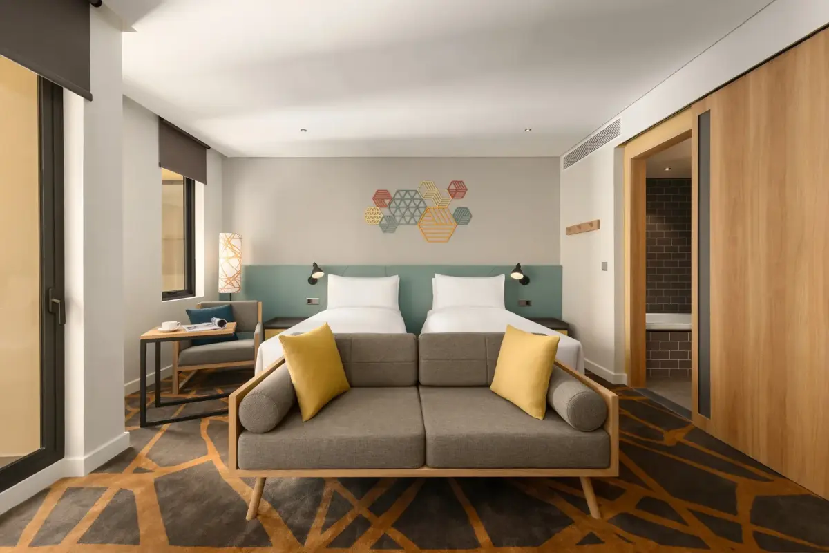 Khách sạn HIIVE by fusion Bình Dương