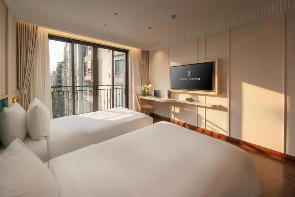 Khách sạn Luxeden Hotel Hà Nội