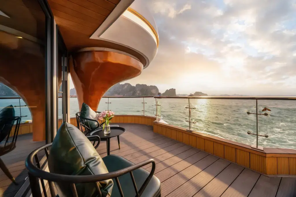 Du thuyền Luna Hạ Long Cruise