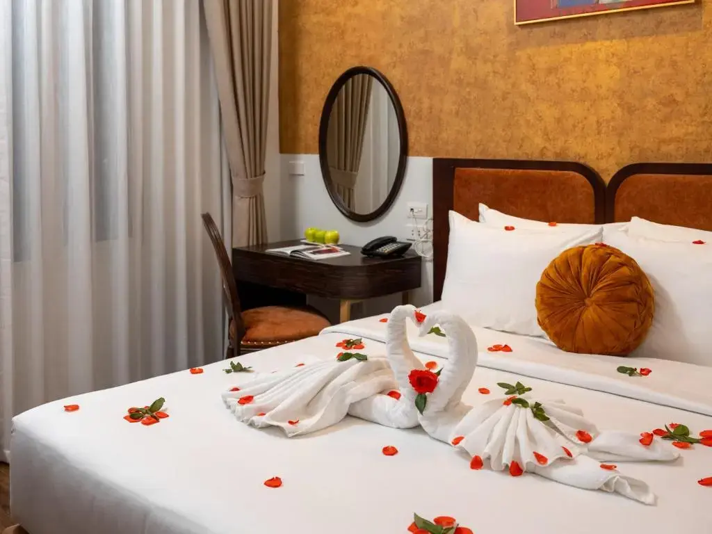 Khách sạn Valoria Premium Hanoi Hotel and Travel Hà Nội
